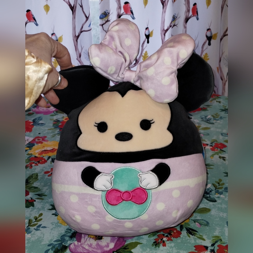 14" NWOT Minnie mouse Disney squishmallow